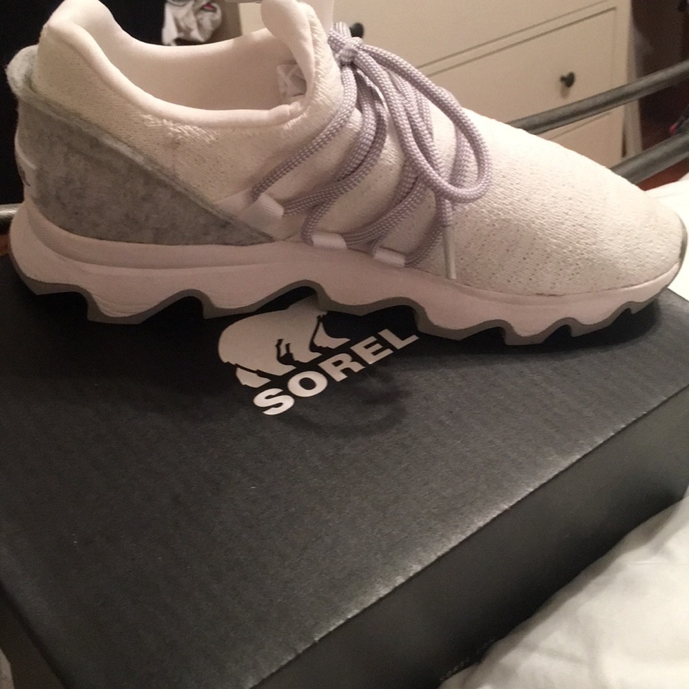 Sorel kinetic lace sneaker